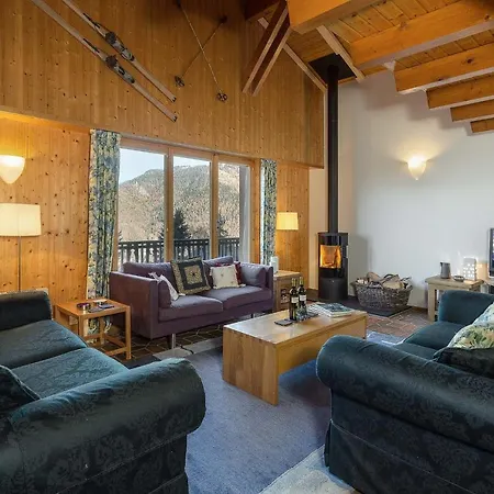 Chalet Ipsos شاليه لا تزوماز